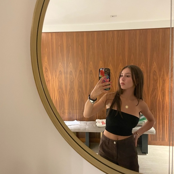 Meet your Posher, Brooke - Picture 1 of 1